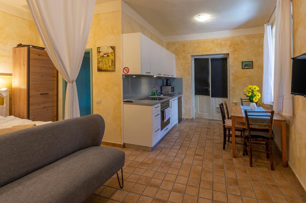 Alighieri Unique Apartment Pula Exterior photo