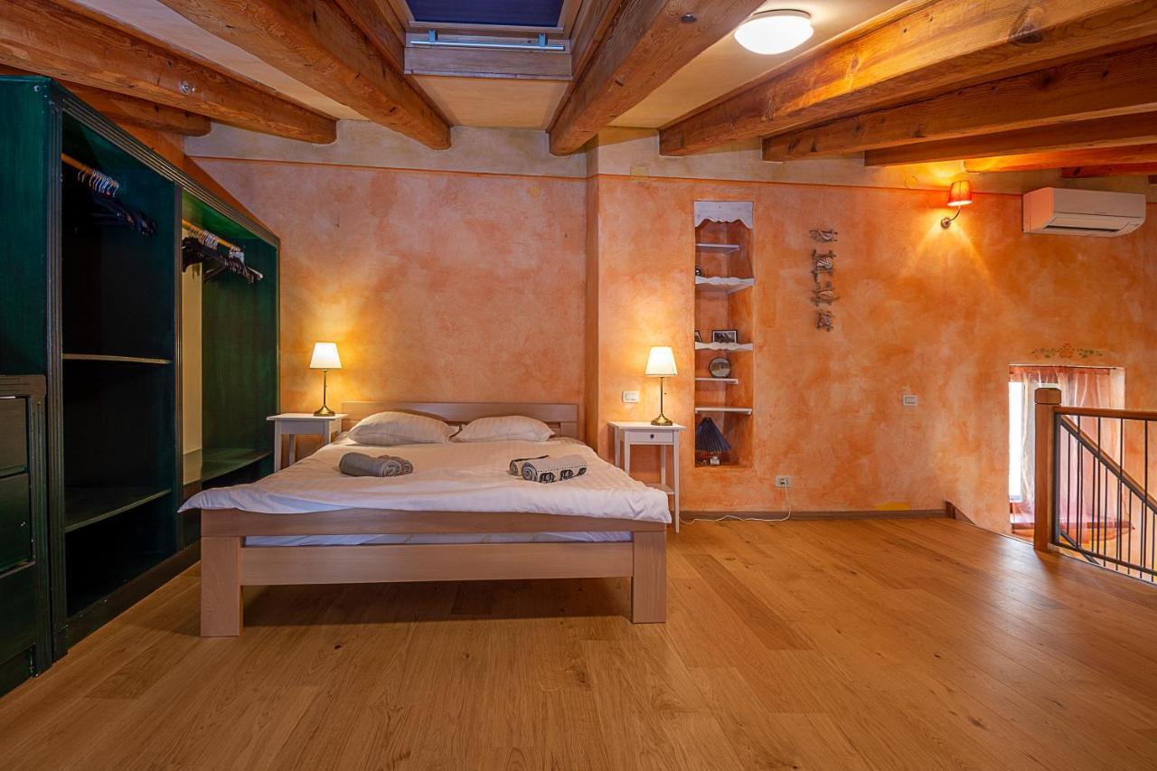 Alighieri Unique Apartment Pula Exterior photo